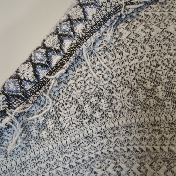 We The Free At The Lodge Women's Cropped Sweater - Blue and Gray , Size L - Picture 3 of 9